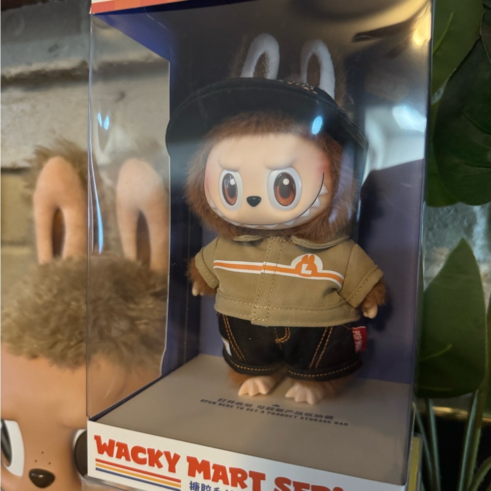 LABUBU WACKY MART MANAGER